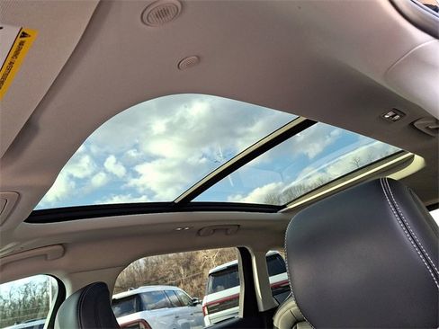 Used 2024 Lincoln Nautilus Reserve w/ Equipment Group 202A image 14