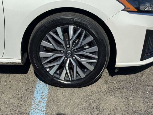 Used 2024 Nissan Altima 2.5 SV FWD image 6