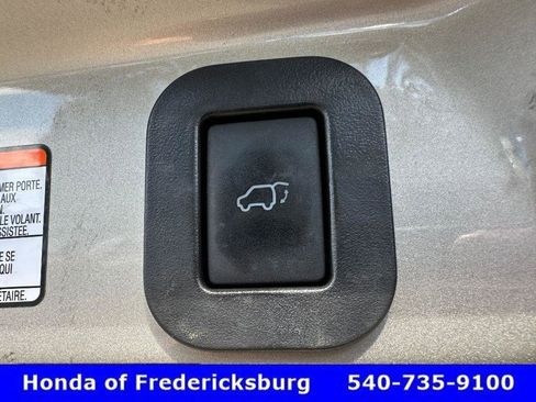 Used 2017 Toyota Sienna XLE Premium image 40