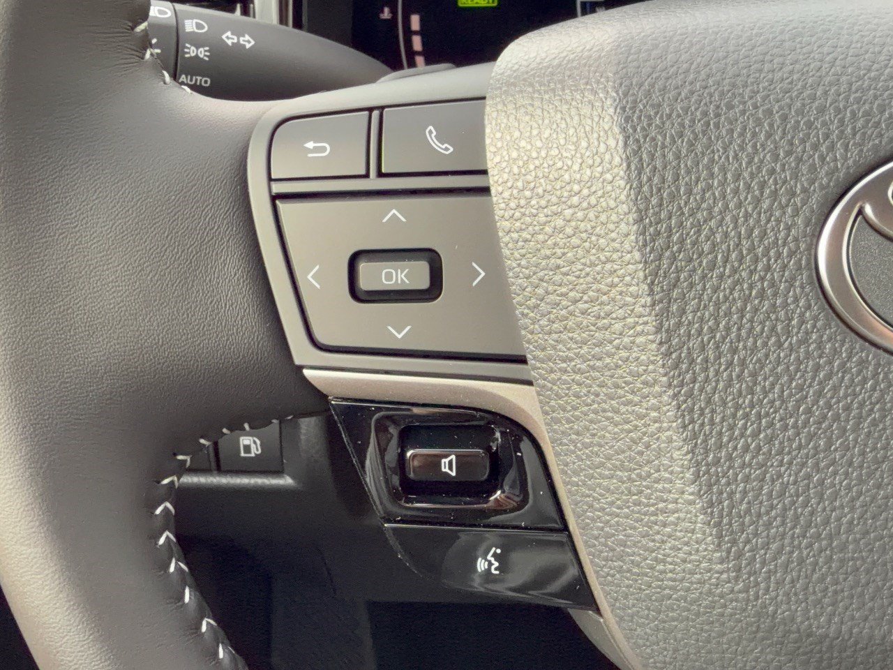 Used 2026 Toyota Camry SE FWD image 18