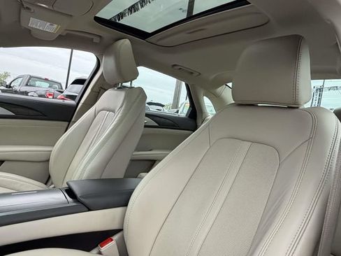 Used 2020 Lincoln MKZ Reserve FWD image 9