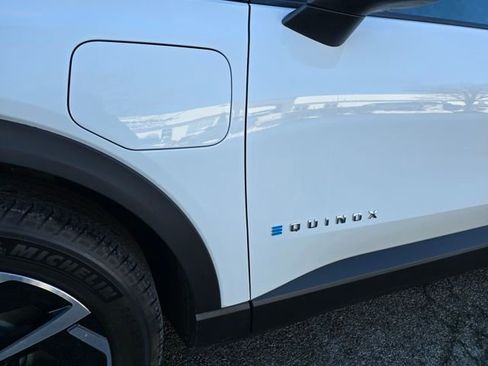 Used 2026 Chevrolet Equinox EV LT image 11