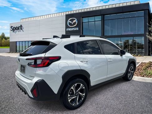 Used 2024 Subaru Crosstrek 2.0i Premium AWD/4WD image 3