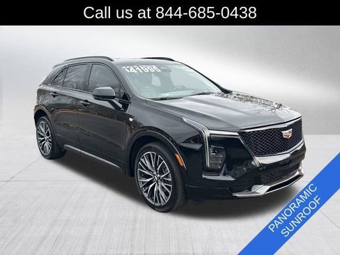 Used 2024 Cadillac XT4 Sport image 3