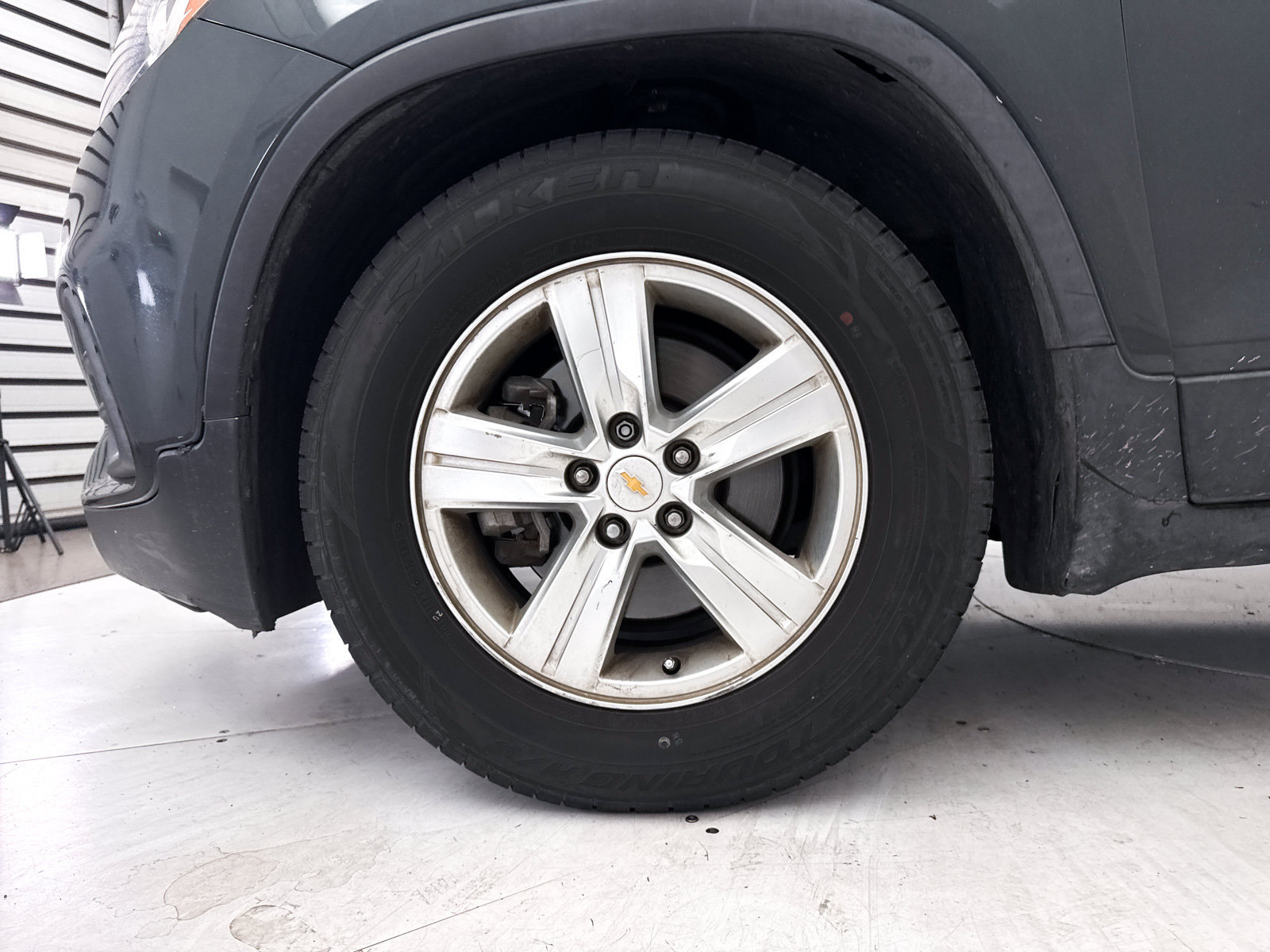 Used 2018 Chevrolet Trax LT w/ LT Convenience Package FWD image 4