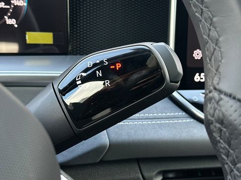 New 2026 Volkswagen Tiguan SE R-Line image 19