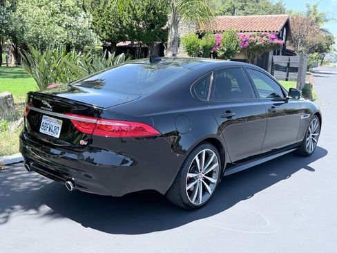 Used 2017 Jaguar XF S RWD image 6