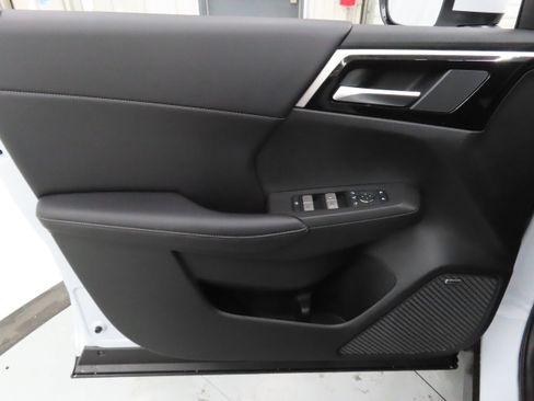 New 2026 Mitsubishi Outlander SE AWD/4WD image 10