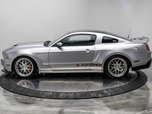 Used 2012 Ford Mustang Shelby GT500 w/ SVT Performance Pkg RWD image 9