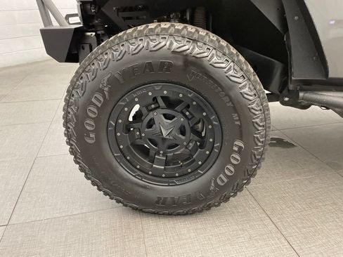 Used 2018 Jeep Wrangler Unlimited Sport S AWD/4WD image 9