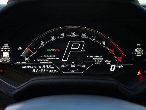 Used 2022 Lamborghini Huracan STO image 20