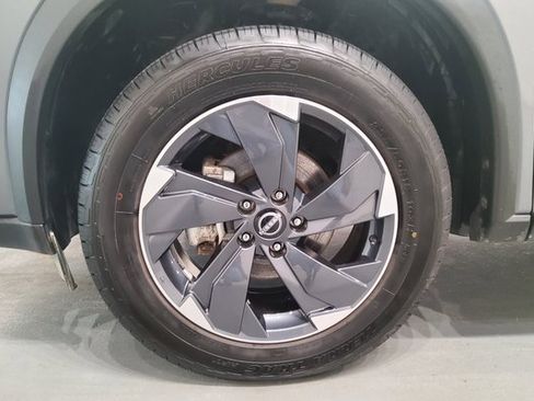 Used 2024 Nissan Rogue SV image 43