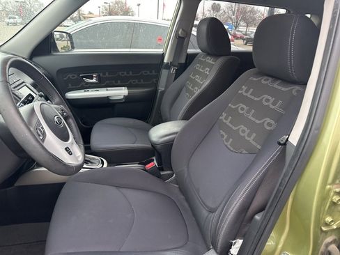 Used 2012 Kia Soul + w/ Audio Pkg image 10