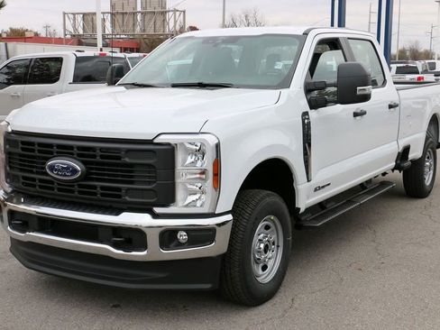 New 2026 Ford F250 XL w/ XL Chrome Package AWD/4WD image 2