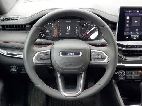 Used 2023 Jeep Compass Trailhawk w/ Trailhawk Convenience Group AWD/4WD image 25