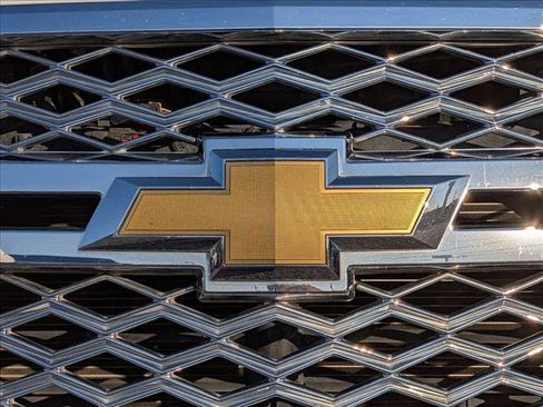 Used 2018 Chevrolet Suburban LT w/ LT Signature Package image 23