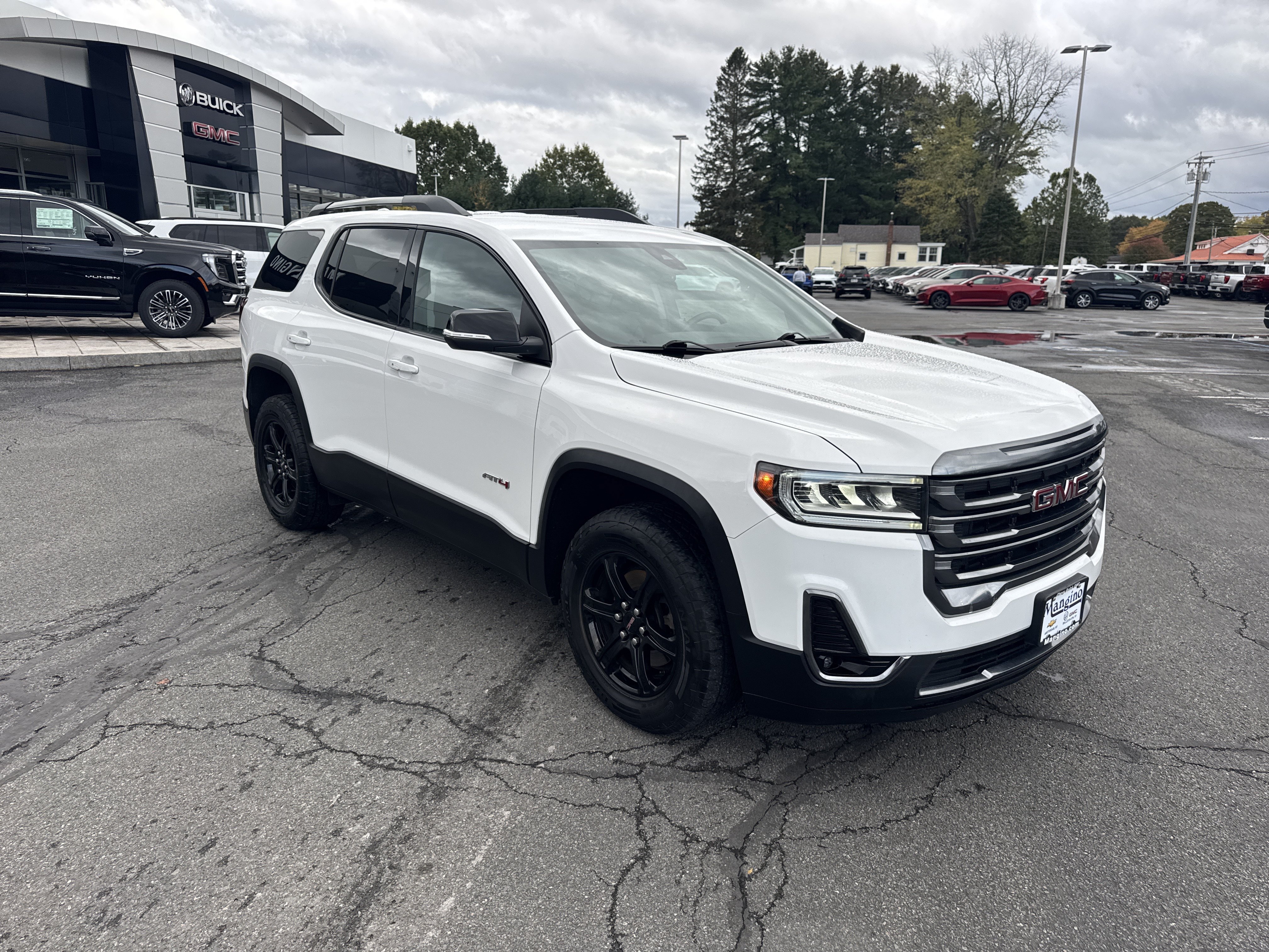 Used 2023 GMC Acadia AT4 AWD/4WD image 10