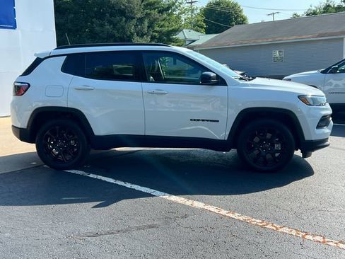 Used 2026 Jeep Compass Latitude AWD/4WD image 44