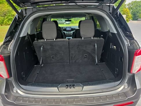 Used 2020 Ford Explorer XLT RWD image 12