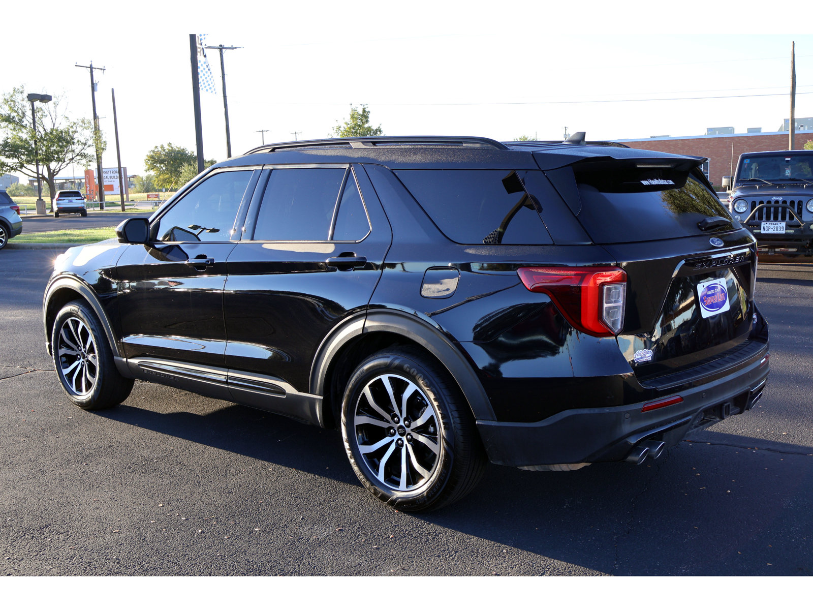 Used 2022 Ford Explorer ST RWD image 15