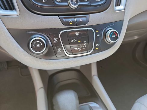 Used 2022 Chevrolet Malibu LS FWD image 23