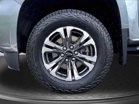 Used 2022 Chevrolet Colorado Z71 AWD/4WD image 10