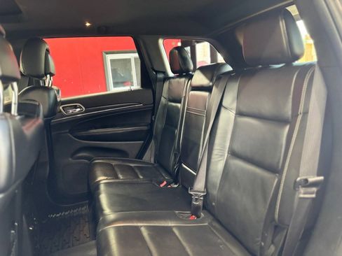 Used 2017 Jeep Grand Cherokee Limited AWD/4WD image 12