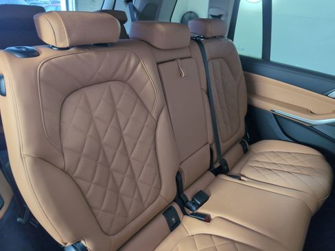 Used 2026 BMW X7 xDrive40i w/ Premium Package image 30