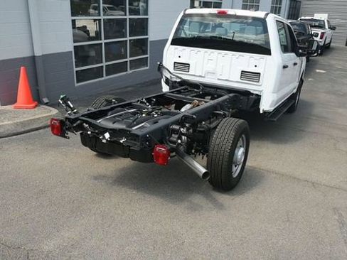 New 2026 Ford F350 XL AWD/4WD image 6