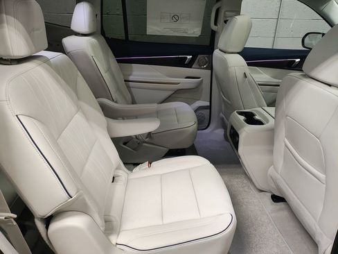 New 2026 Buick Enclave Avenir w/ Super Cruise Package image 12