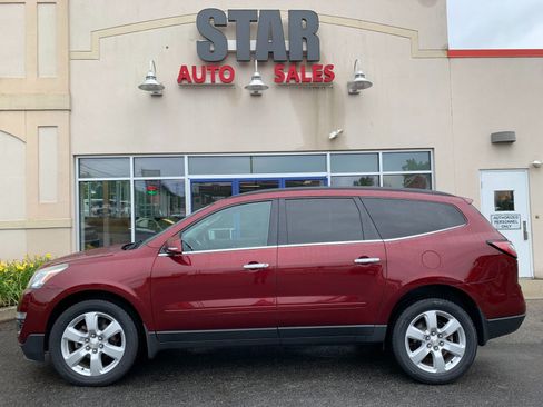 Used 2016 Chevrolet Traverse LT w/ Style and Technology Package AWD/4WD image 4