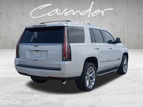 Used 2017 Cadillac Escalade Luxury RWD image 16