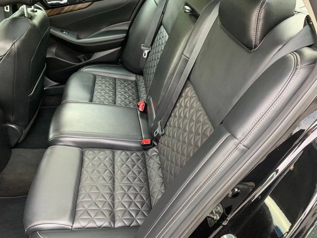 Used 2016 Nissan Maxima Platinum w/ Interior Lighting Package FWD image 20