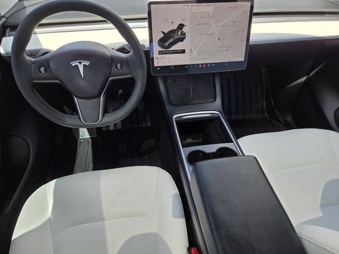 Used 2021 Tesla Model Y Long Range AWD/4WD image 18