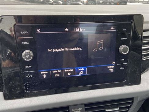 Used 2025 Volkswagen Jetta SE image 18