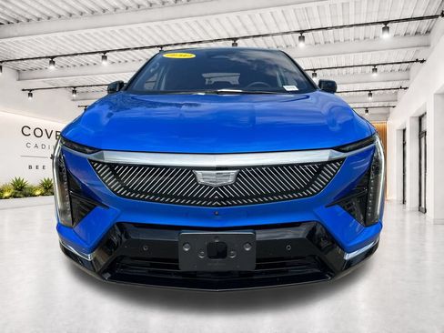 New 2025 Cadillac Optiq Luxury 2 w/ LPO, Floor Liner Package AWD/4WD image 3