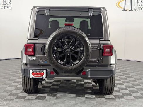 Used 2025 Jeep Wrangler Unlimited Sahara image 6