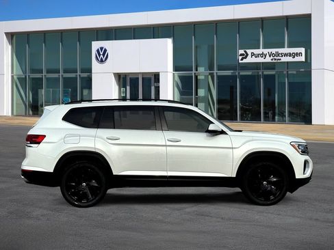 New 2026 Volkswagen Atlas SE FWD image 9