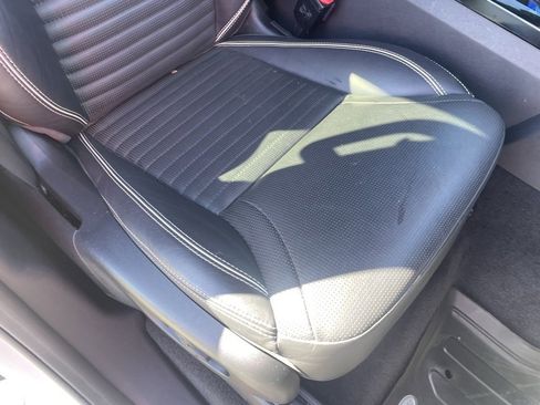 Used 2020 Land Rover Discovery HSE Luxury image 31