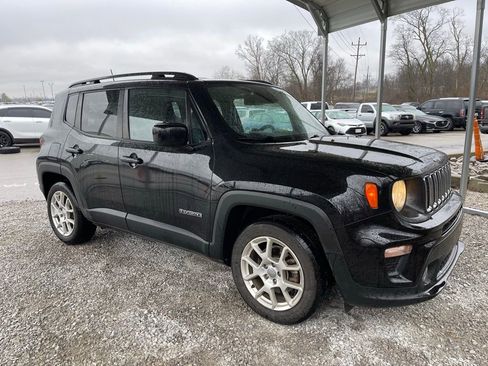 Used 2019 Jeep Renegade Latitude w/ Cold Weather Group image 2