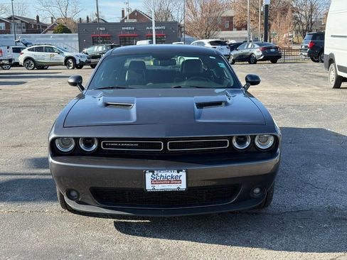 Used 2017 Dodge Challenger GT w/ Driver Convenience Group image 5