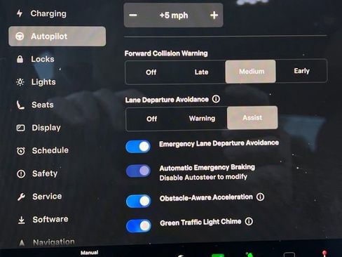 Used 2024 Tesla Model X Plaid image 27