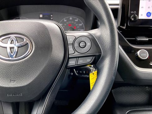 Used 2025 Toyota Corolla LE image 25