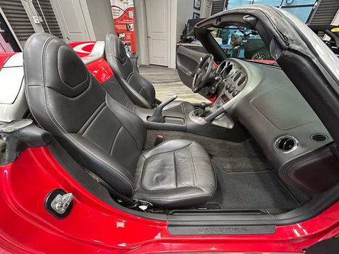 Used 2006 Pontiac Solstice Convertible w/ Premium Package RWD image 31