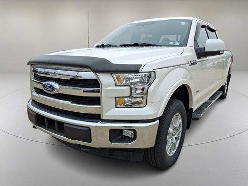 Used 2017 Ford F150 Lariat w/ Equipment Group 501A Mid image 4