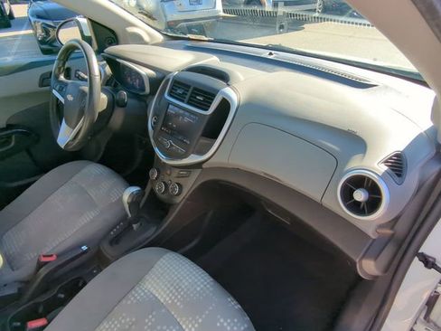 Used 2020 Chevrolet Sonic LT image 48