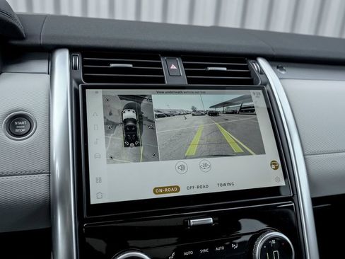 New 2026 Land Rover Discovery Limited Edition AWD/4WD image 12