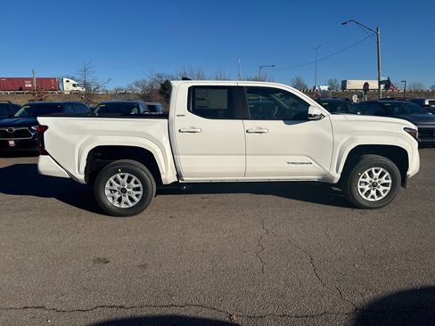 New 2026 Toyota Tacoma SR5 image 9