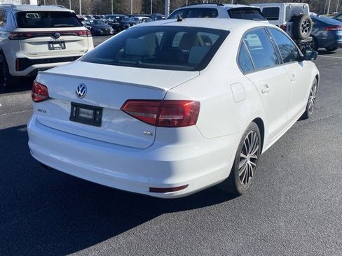 Used 2015 Volkswagen Jetta Sport image 11
