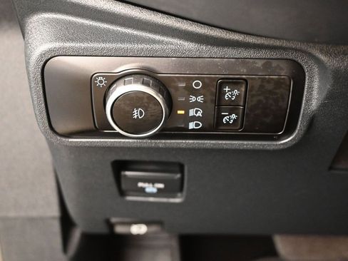 Used 2025 Ford Bronco Badlands image 12